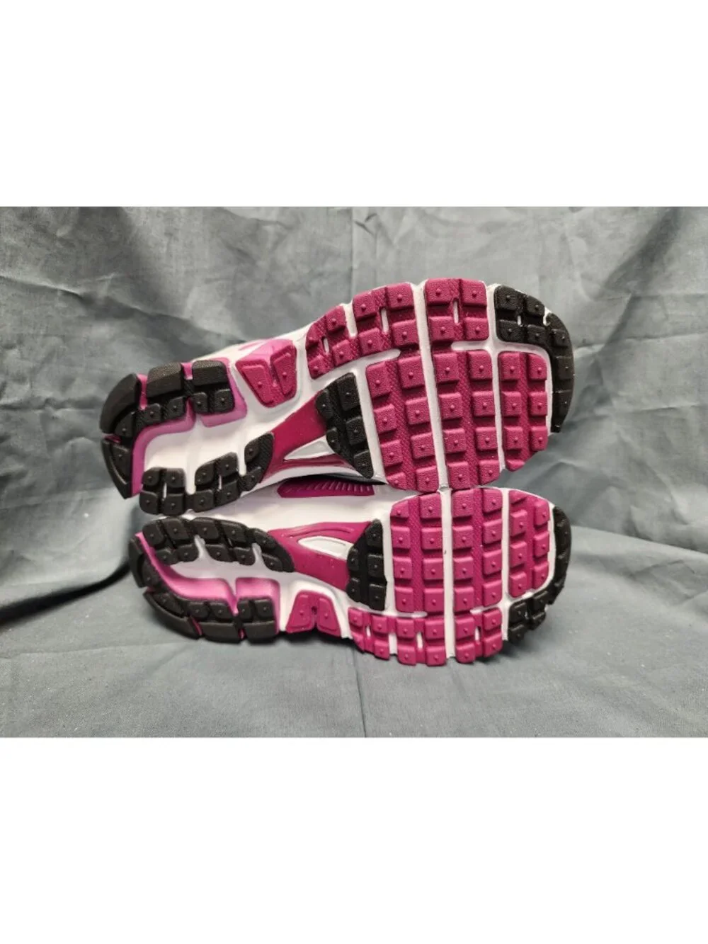 Nike Vomero 5 (GS) Sneakers HF6998 102 White Fuchsia Girls Size 5 NEW NO BOX!